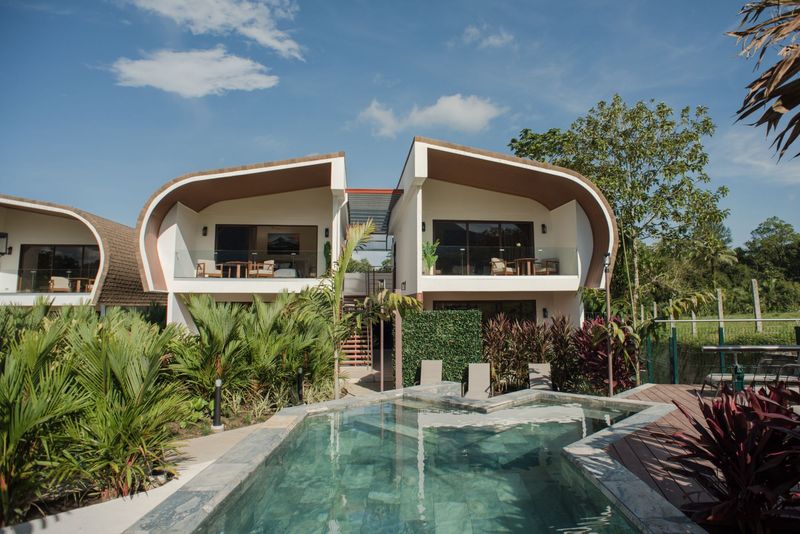 The shared pool and rooms
